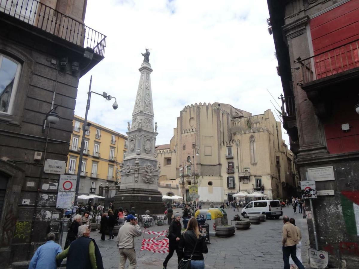 Mezzocannone Holiday House Napoli Eksteriør bilde