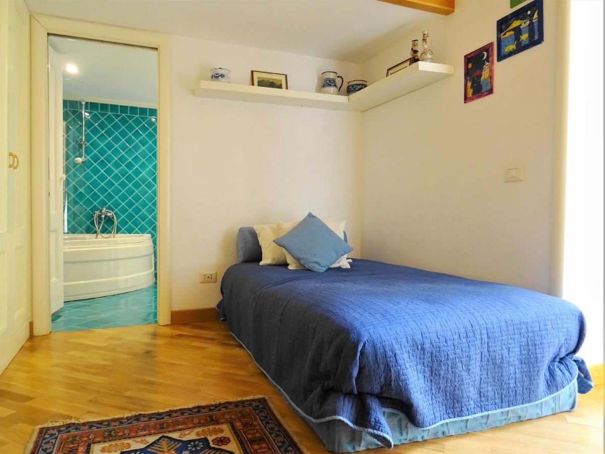Mezzocannone Holiday House Napoli Eksteriør bilde