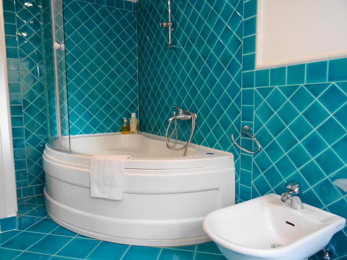 Mezzocannone Holiday House Napoli Eksteriør bilde